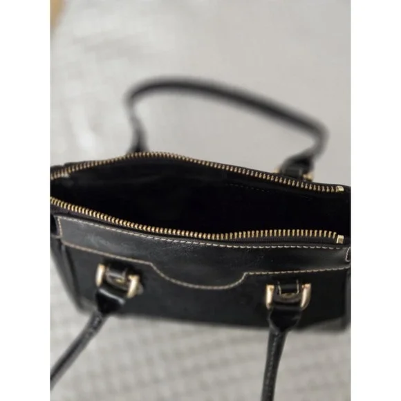 Etienne Aigner small black signature classic design handbag purse - Picture 10 of 10